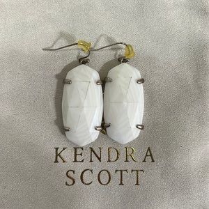 Kendra Scott Elle earrings